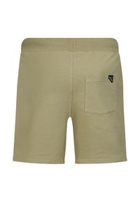 Shorts in tessuto khaki con una vita elasticizzata e una sola tasca posteriore. Texture liscia, design semplice, branding minimalista sulla tasca.