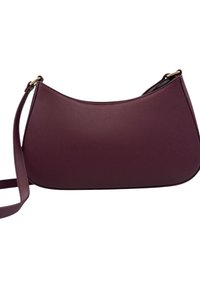 Borsa a spalla in pelle texturizzata di un profondo colore viola, con silhouette curva e tracolla regolabile con hardware dorato.