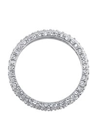 Anillo de plata con una superficie lisa, adornado con una fila de cristales transparentes alrededor del borde exterior, creando un detalle brillante.