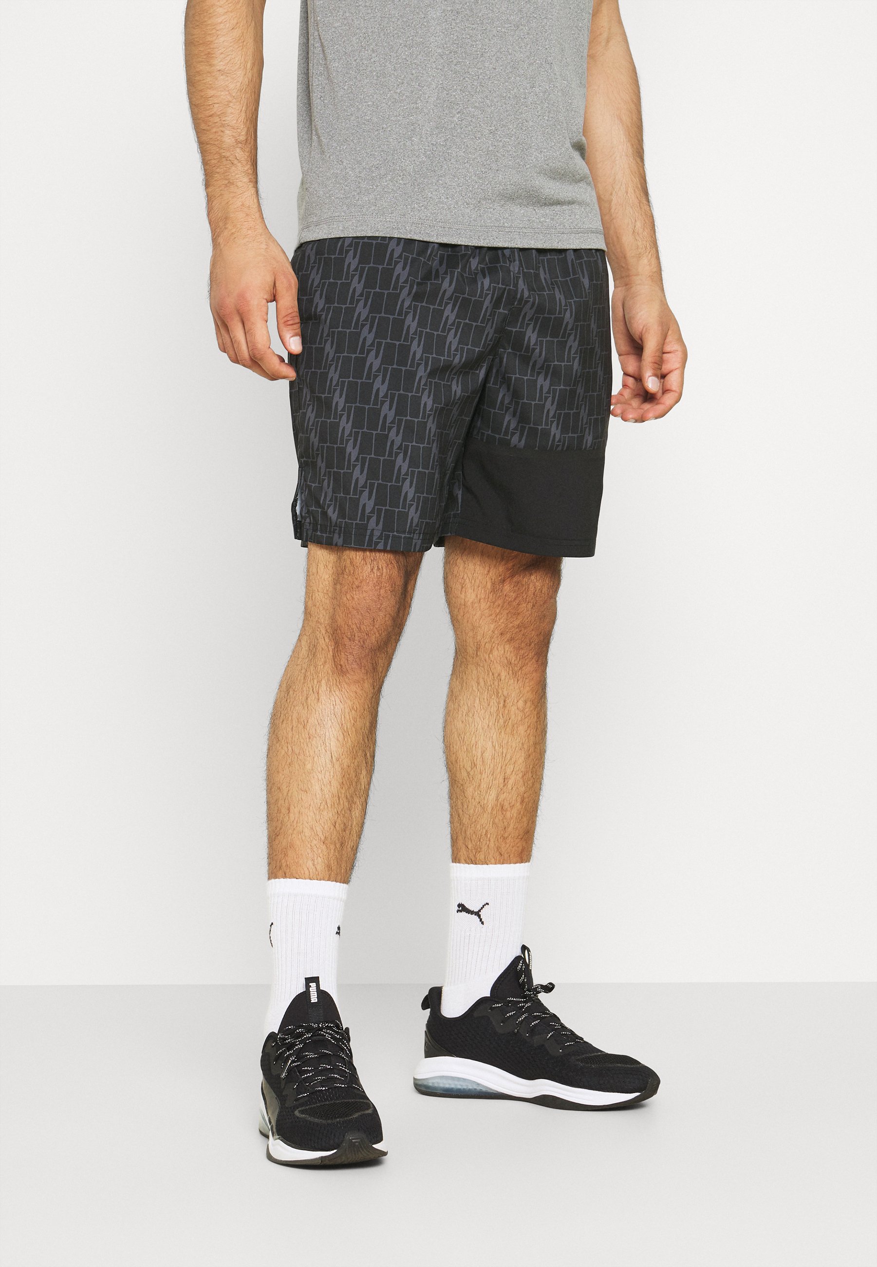 Puma SHORT - Pantalón corto de deporte - black/negro - Zalando.es