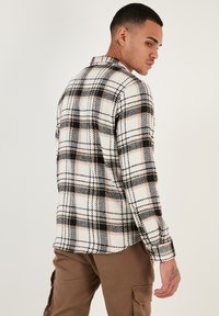 Buratti REGULAR FIT - Košile - ecru black