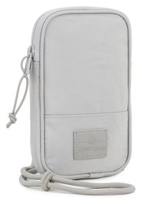 Borsa mobile in tessuto grigio chiaro, di forma rettangolare, con chiusura a zip, tracolla regolabile e logo impresso sul fronte. Dettagli della superficie testurizzati.