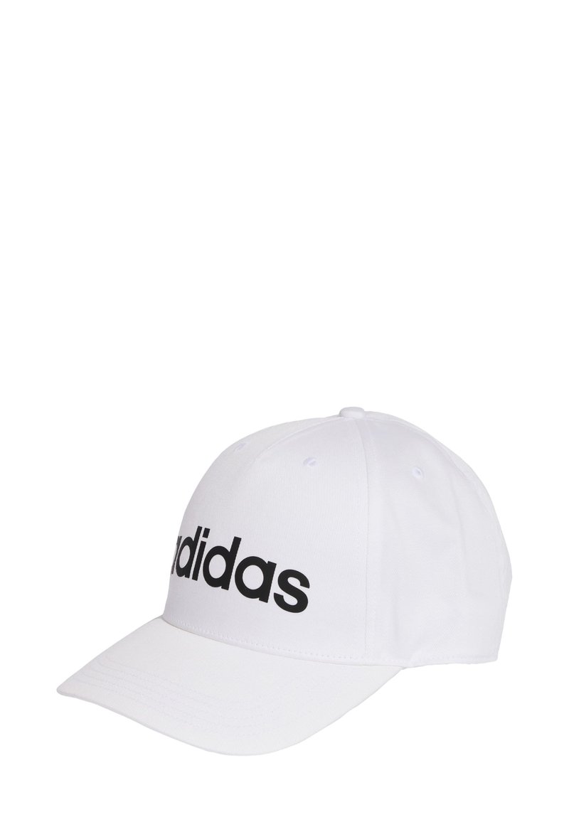 Gorra blanca de algodón, con un logo negro de "adidas" en la parte frontal. Textura suave, con visera curvada y seis agujeros de ventilación.