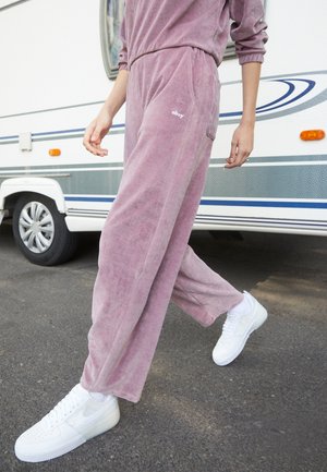 ENZO PANT - Verryttelyhousut - lilac chalc