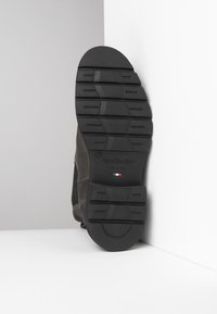 NeroGiardini Kotníkové boty - dark grey