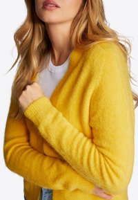 Rich & Royal Strickjacke - amber