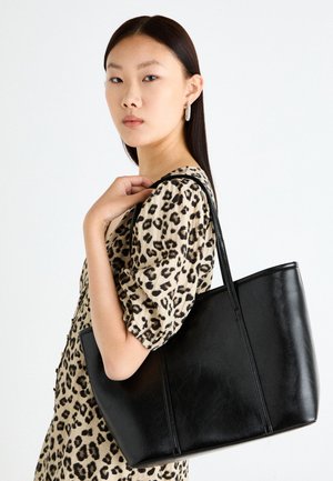 Handbag - black