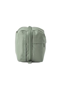 Grüne Stofftasche mit rechteckiger Form, glatter Textur, doppeltem Reißverschluss und verstellbarem Träger an der Seite.