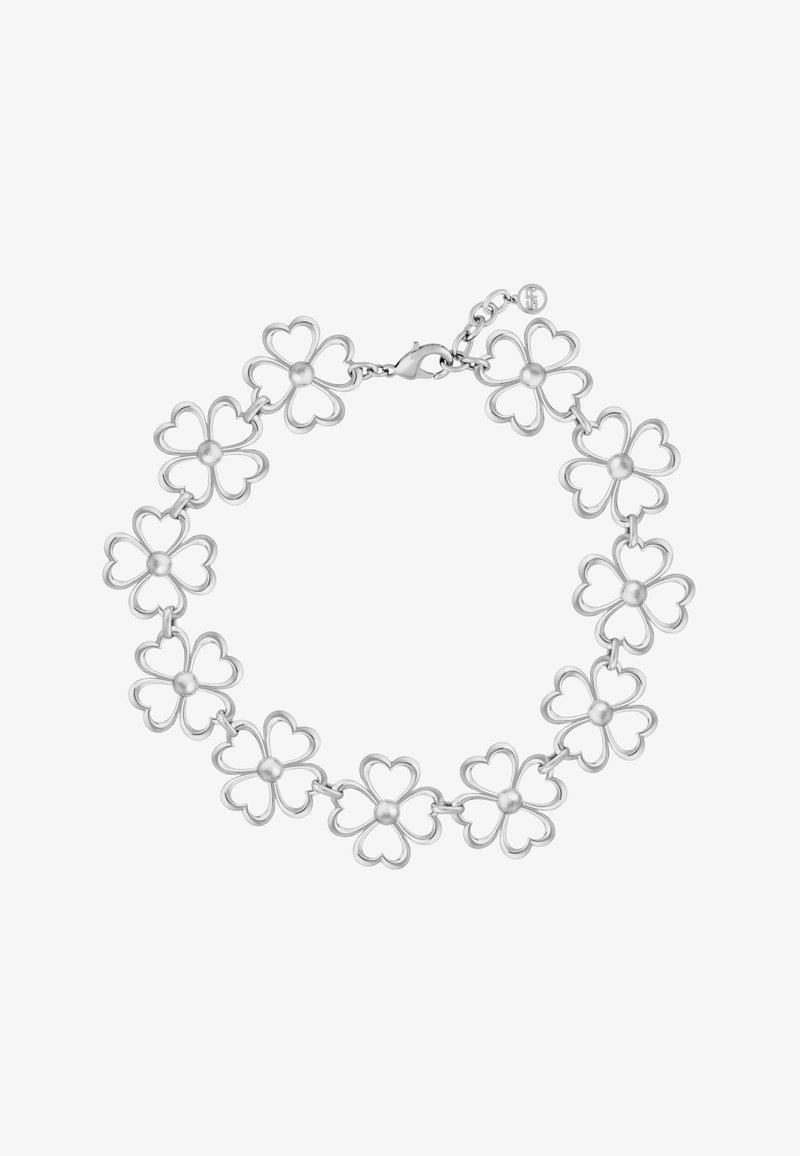 Silbernes Armband mit verbundenen Blumenformen, die jeweils mit Blütenblattkonturen und einer zentralen Perle versehen sind. Sichere Verschlussklammer, glatte Textur.