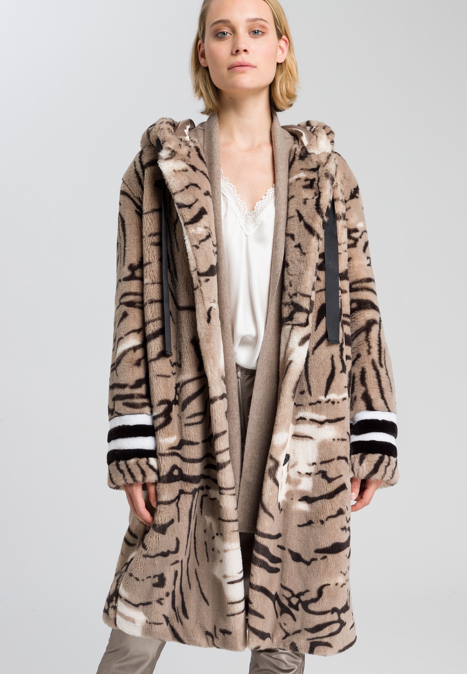 marc aurel coat