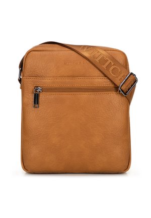 Brązowa skórzana torba na ramię z przednią kieszenią na zamek i regulowanym paskiem z wytłoczonym logo marki "Wittchen".