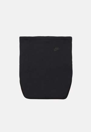 Sudadera negra Nike con una textura suave, forma rectangular y un pequeño logotipo tonal en la parte frontal. Cuenta con un cuello acanalado.