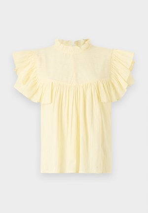 Lichtgele blouse met een hoge gerimpelde kraag, korte gerimpelde mouwen en een gatherende taille met horizontale textuurlijnen.