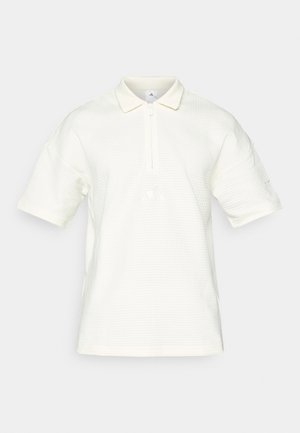 Camisa polo branca de mangas curtas com tecido texturizado, fecho de meio zíper na frente e discreto logotipo da Adidas no peito e na manga.
