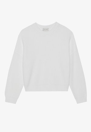 Hvid strikket sweater med rund hals, faldne skuldre, ribbet tekstur og let cropped kant. Blødt stof, afslappet design.