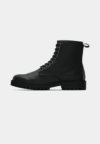 Tallas 44 a 50 Pier One