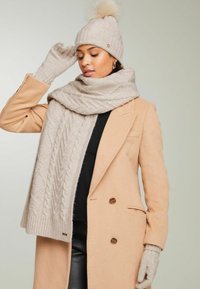 Lipsy REGULAR FIT - Kootud müts - camel