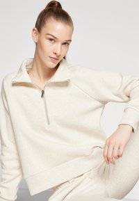 Under Armour RIVAL FLEECE - Felpa - oatmeal light heather/white