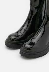 Vero Moda VMSALLY BOOT - Botas de plataforma - black