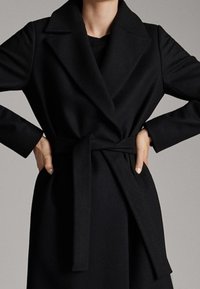 Massimo Dutti Mantel - black