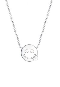 Sølv halskæde med en rund smiley ansigt vedhæng med en tunge der stikker ud, designet med en glat overflade og åbne kutte øjne.