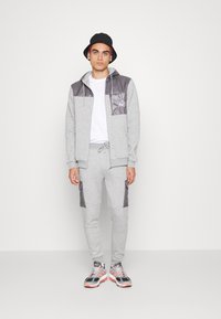 Kings Will Dream AXEL - Calças cargo - grey marl