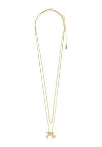 Gouden halsketting met twee gelaagde kettingen, waarvan de ene een halve maan charme heeft en de andere een driehoekige charme, beide met textuur.