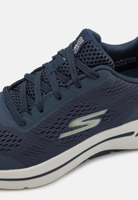 Skechers Performance GO WALK ARCH FIT - Walking trainers - navy/gold