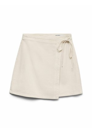 Jupe portefeuille couleur crème avec un détail noué sur le côté et des coutures apparentes le long des bords, en tissu doux.