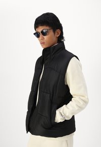 Only & Sons ONSJONAS VEST - Liemenė - black