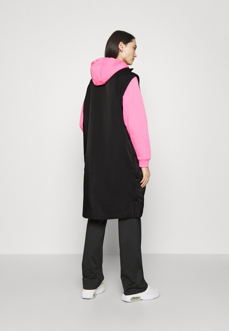 Nike Sportswear Trend Vest Waistcoat Black White Black Zalando Co Uk Nike Sportswear Trend Vest Waistcoat Black White Black Zalando Co Uk