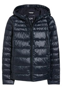 Námořnická puffer bunda s kapucí, s předním zipem, prošívaným vzorem, lesklým povrchem a elastickými manžetami. Lehce materiál.