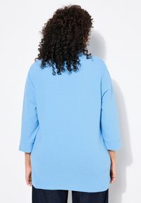 Ulla Popken CROSS 3/4 SLEEVE TURTLENECK  - Strickpullover - skyline blue