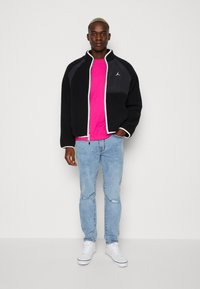 Nike Sportswear CLUB TEE - T-shirt básica - active pink