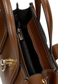 Wojas Handtas - brązowy