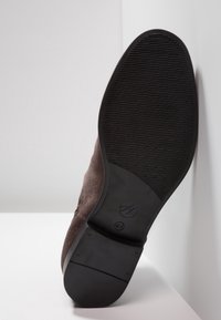 H by Hudson Klassiset nilkkurit - grey