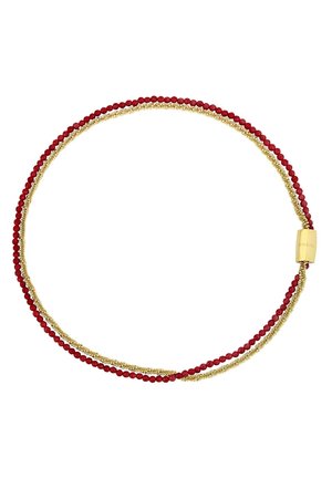 Bracelet fin double rang avec de petites perles rouges sur un rang et des perles spirales dorées sur l'autre, fermé par un fermoir en or.
