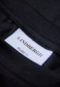 Lindbergh EMBROIDERY TEE - T-shirt med print - black sea