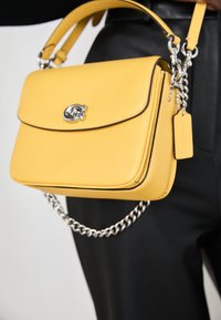 COACH CASSIE CROSSBODY BAG Handtasche canary/gelb