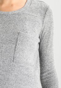 MAMALICIOUS Abito in maglia - grey