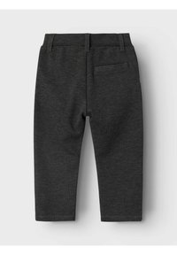 Pantaloni in misto cotone grigio scuro con tessuto texturizzato, dotati di una vita, gambe dritte e una tasca posteriore. Design semplice.