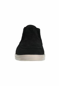 Schwarze Wildleder Slipper mit abgerundeter Spitze, minimaler Naht und einer cremefarbenen Gummisohle. Einfach, glatte Textur.
