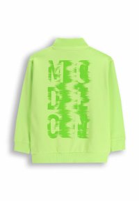 Neon zielona bluza z wysokim kołnierzem, z grafikiem w lekko ciemniejszym odcieniu zieleni i zniekształconym tekstem, miękka struktura materiału oraz ściągacze przy rękawach.