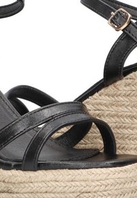 ETIKA DOÑANA - Sandalias de cuña - black