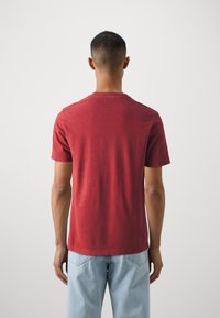 DRYKORN RAPHAEL - Paprasti marškinėliai - red