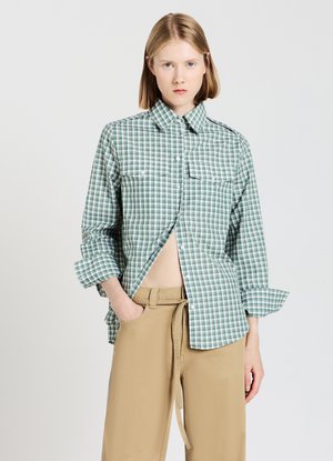 CON TASCHE - Camicia - var salvia