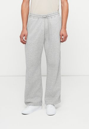 SUPER BAGGY SWEATPANT STORES TAPING - Pantaloni de trening - grey