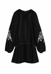 Schwarze Bluse mit langen, gepufften Ärmeln. Verziert mit weißen bestickten Mustern auf den Ärmeln, einem Kordelzug am Hals und einem ausgestellten, gerafften Saum.