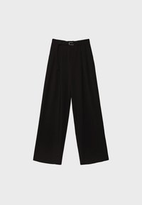 Pantalon noir à jambes larges, taille haute, plis sur le devant et ceinture assortie en tissu, présenté sur un fond uni clair.