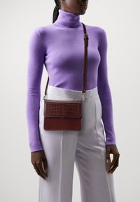 ONLY ONLSARAH BAG - Borsa a tracolla - shaved chocolate